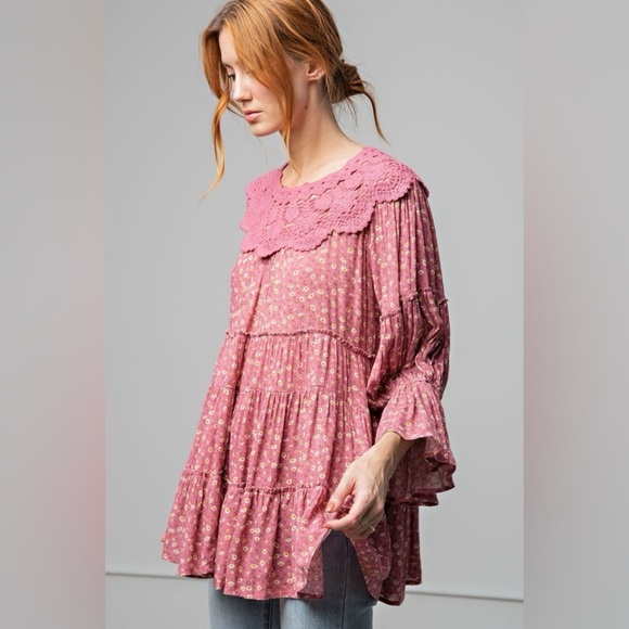 Easel Pink Floral Blouse with Lace Detail - Picture 3 of 4